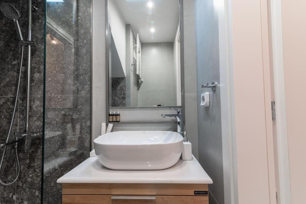 Μεζονέτα Με Θέα Στο Πάρκο Σταύρος Νιάρχος One Apartamento Atenas Exterior foto